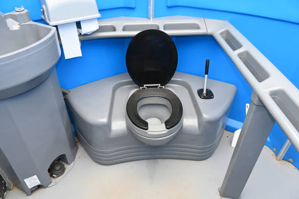 Best Portable bathroom rental  in Hampton, IA